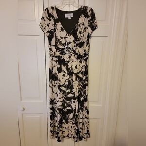 Chelsea Suite Brown & Cream Floral V-Neck Maxi with Waist Buckle Size 8 EUC